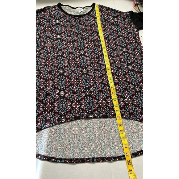 LuLaRoe Women’s Irma Tunic T-Shirt Top Size XS Multi Geo - Picture 6 of 6